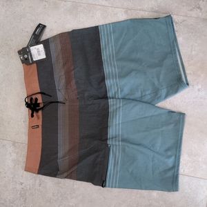 NWT O'Neill Hyperfreak board shorts size 30